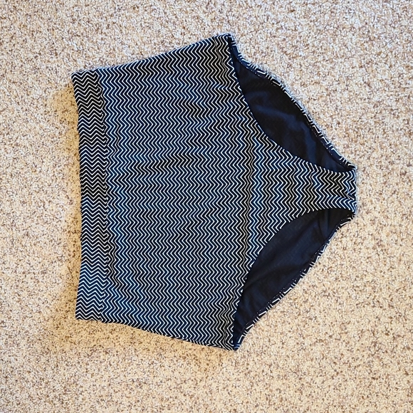 84. 6TH & LANE EUC swim bottom, black & white, high waist - Picture 2 of 12
